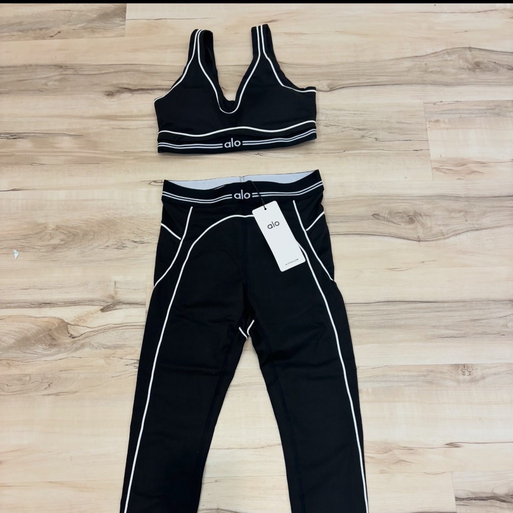 Alo Yoga Black Matching Set Sports Bra Leggings Activewear